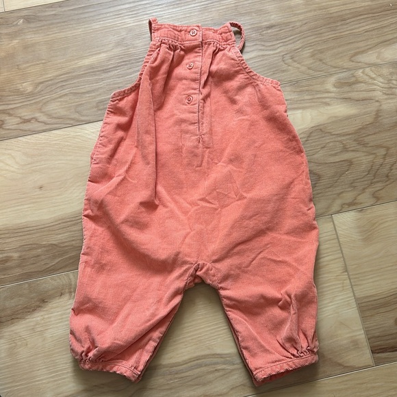 ‼️ SOLD ‼️ Baby gap corduroy jumper 0-3m - Picture 4 of 4